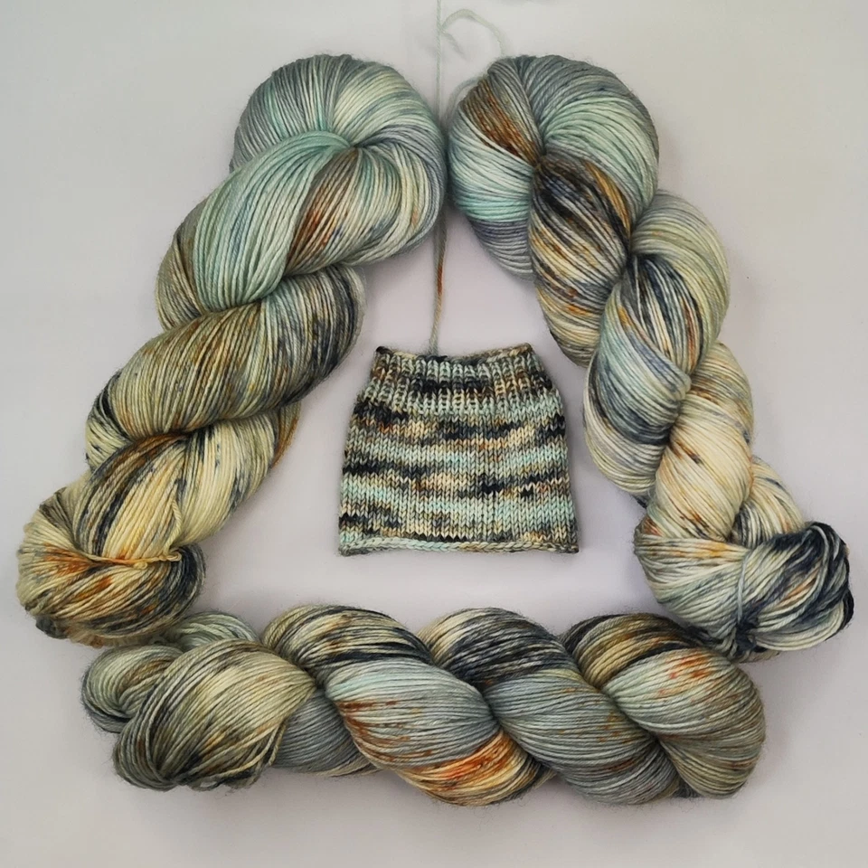 Handgefärbte Sockenwolle 100g Wolle WEICH Strickgarn 75/25 Unikat Blau Rost Grün - Bild 3 von 4