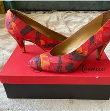 Vintage Designer Heel Shoes Size 7.5  Saks 5th Ave