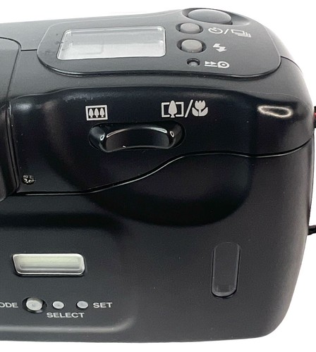Vtg YASHICA Zoom Image 70 SE 35mm Camera F 35 70mm Scratches Untested Parts Only - Picture 10 of 24