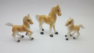 mini horse figurines