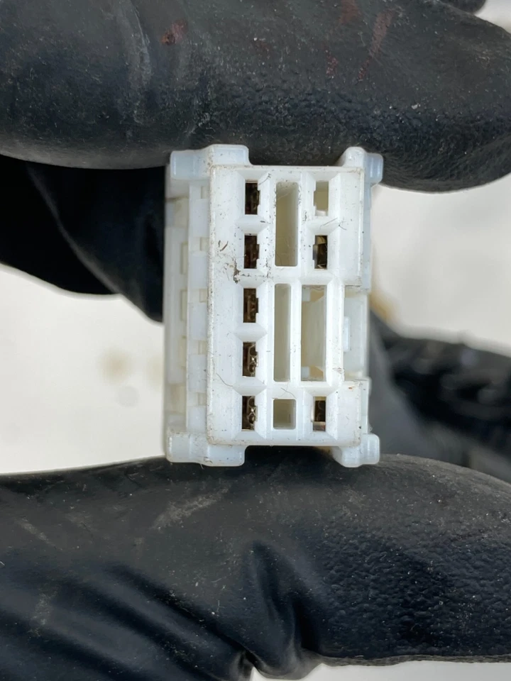 2001-2003 Nissan Pathfinder Rear Trunk Lift Gate Wire Wiring Harness 24052-5W501 - Image 3 of 4