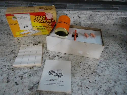 VINTAGE 1977 PIG MANIA DICE GAME NO. 650 ( complete pen is dried up) ^