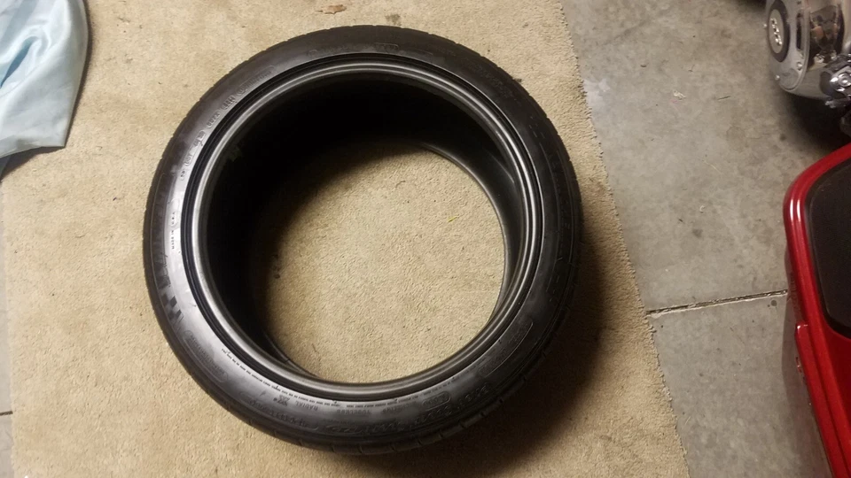 CASI NUEVO 1 NEUMÁTICO MICHELIN PILOT SUPER SPORT ZP ZERO P245/40/ZR18 93Y Foto 2 de 4