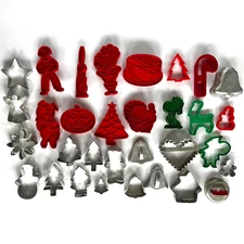 32 Vtg Cookie Cutters Tupperware Wilton Plastic Metal w Handles Lot