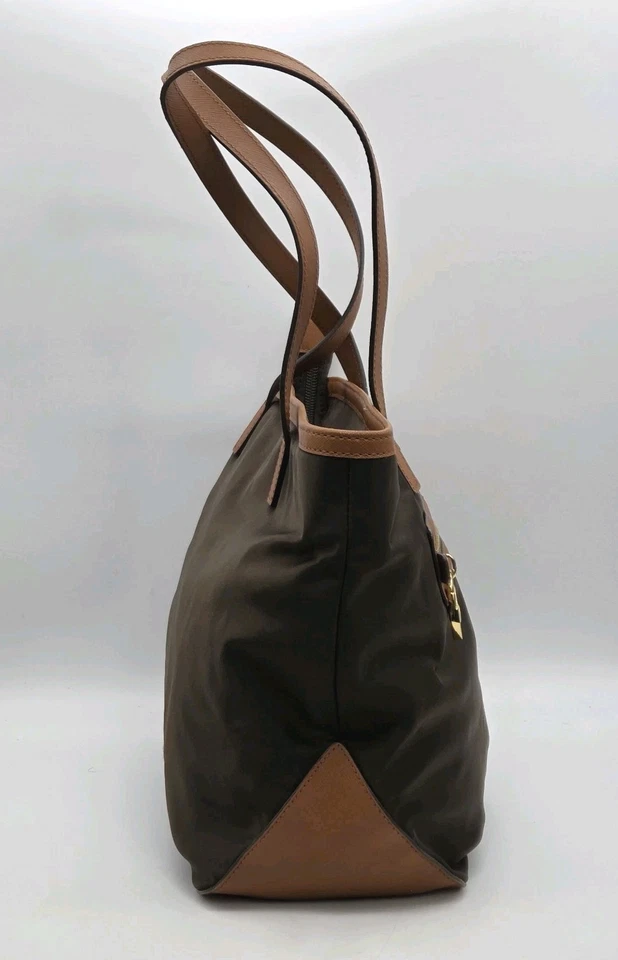 Bolso de Mano Michael Kors Kempton Marrón Nailon e Imitación Cuero Borde Foto 3 de 4