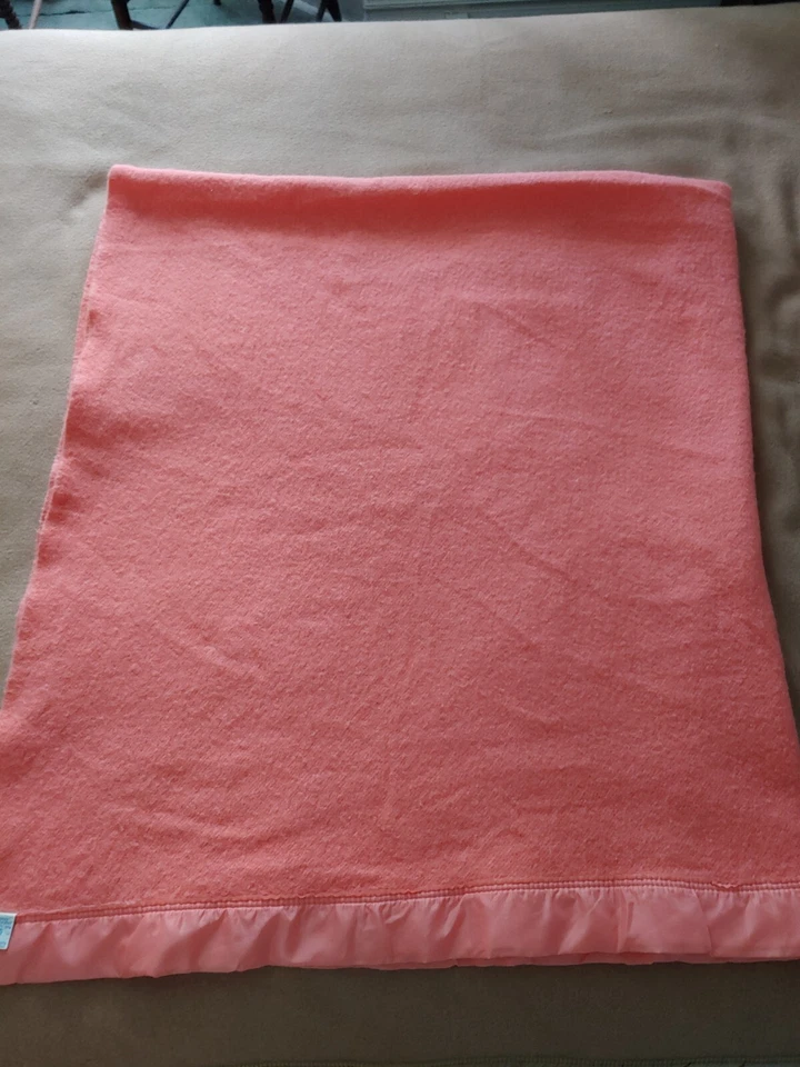 VINTAGE KENWOOD RAMCREST BLANKET 100% WOOL - PEACH PINK - 70.5" x 77" - CANADA - Image 4 of 4
