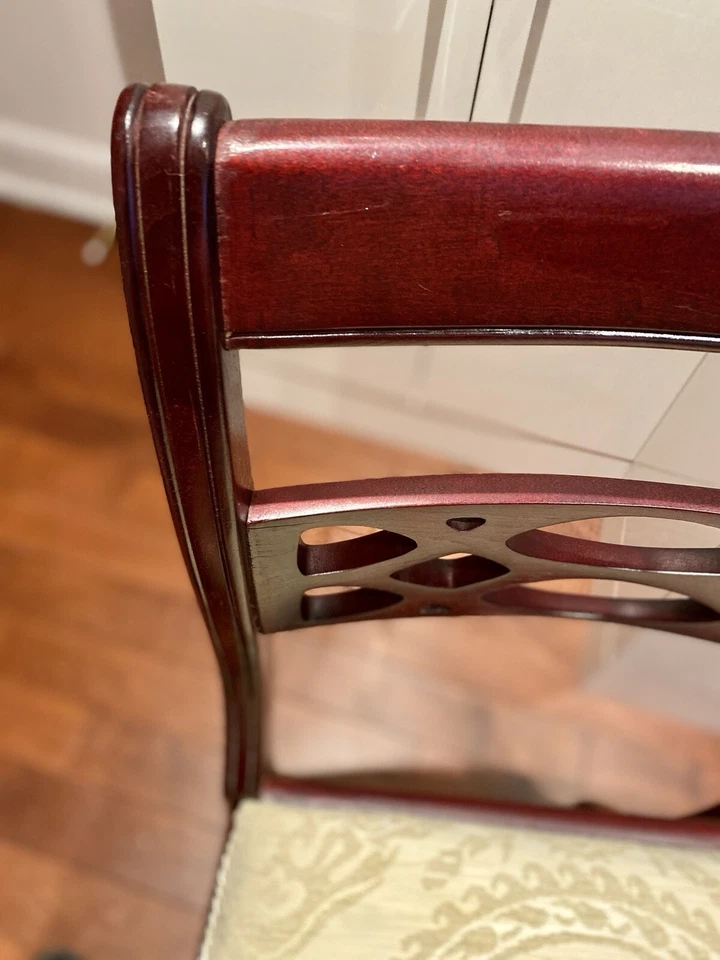 Par de sillas antiguas de caoba Regency 1830’, acabadas retapizadas Foto 4 de 4