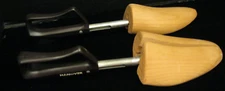 ONE  PAIR OF MEN'S HANOVER SHOE TREES SIZE 4 TRAVEL TREE BY ROCHESTER  SHOE TREE