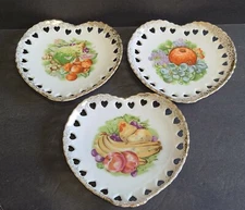 HEART SHAPED RETICULATED WALL PLATES 3 Vintage Gold Trim Fruit Design Japan