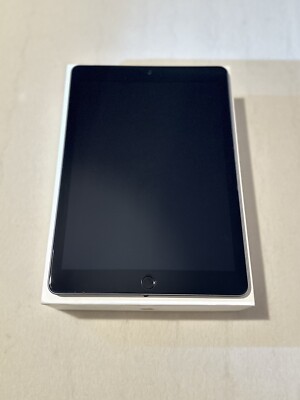 Apple iPad 6.Generation / 32 / Wifi + LTE / Spacegrau