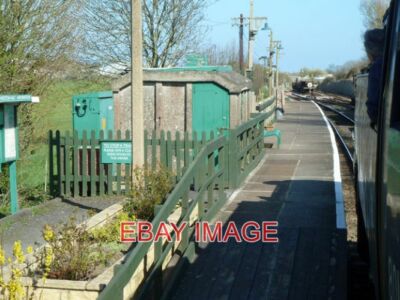 PHOTO  HERSTON HALT SWANAGE RAILWAY TO STOP A TRAIN PLEASE GIVE A CLEAR INDICATI