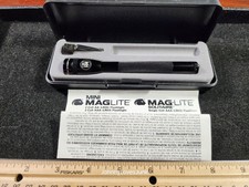 Mini Mag-Lite Solitaire Mini Flashlight In Bo...
