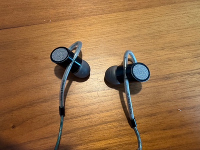 Bowers And Wilkins C5 Wired Earbuds -- Audio Cuts Out | eBay
