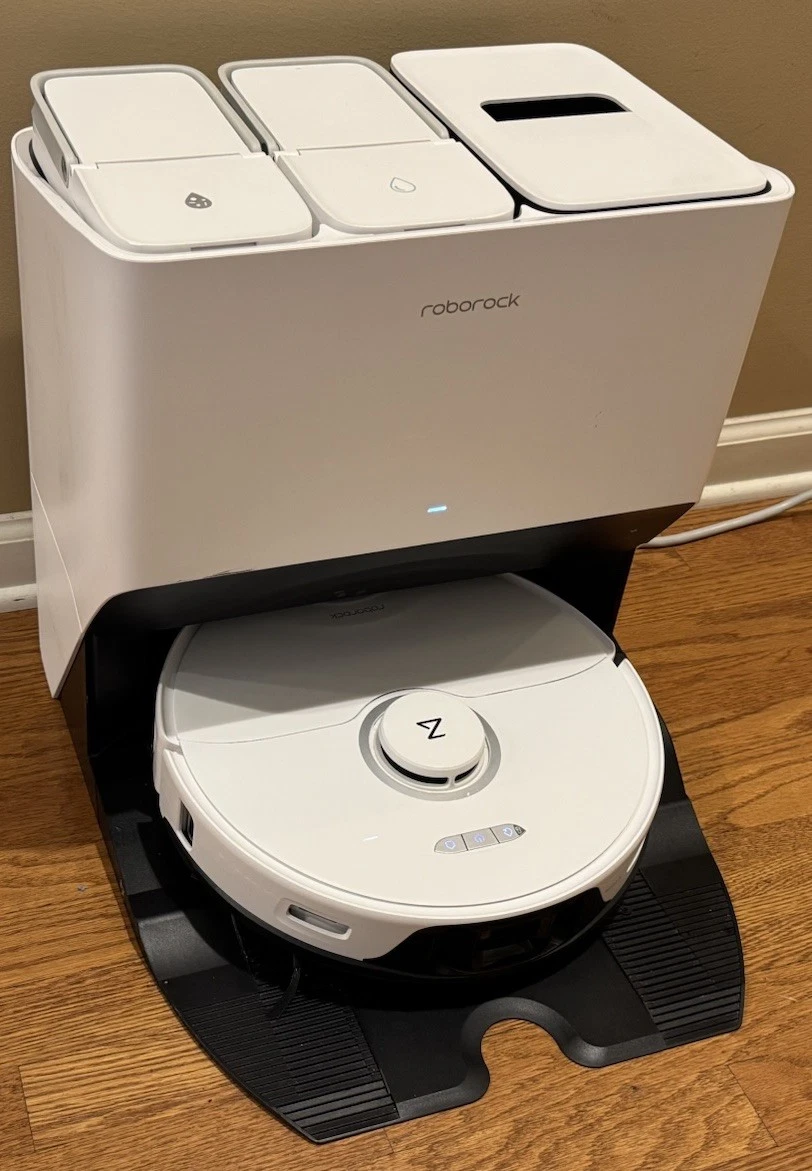 Roborock S8 Pro Ultra Model: S8PU01 Above 699 Hrs Includes Empty Wash Fill Dock