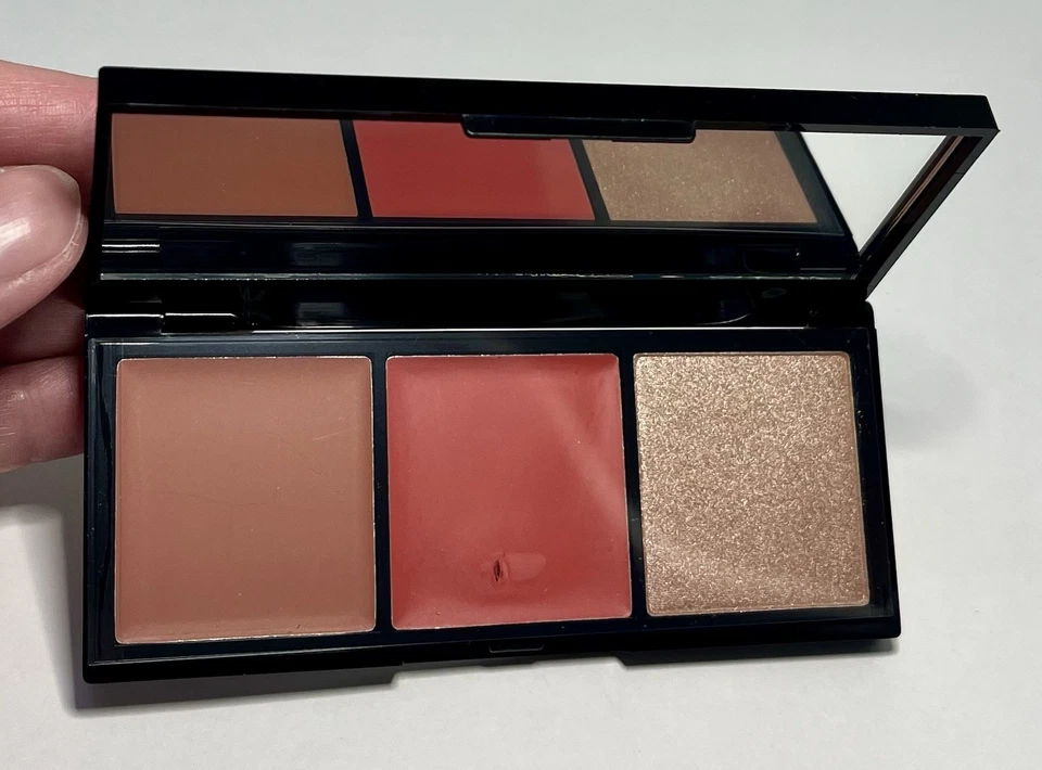 Laura Geller Eye, Lip, Cheek Palette Made To Multitask THINK PINK - Image 4 of 4
