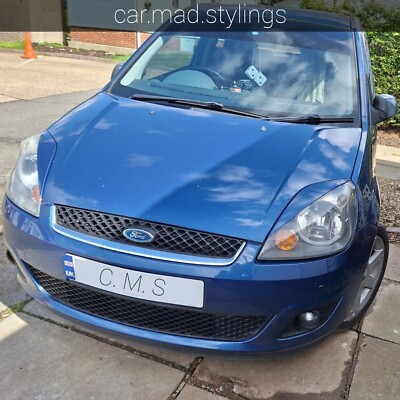 Schwarze Kunststoff Augenbrauen passend für Ford Fiesta MK6 Facelift Augenlider/ST/Zetec/Design1