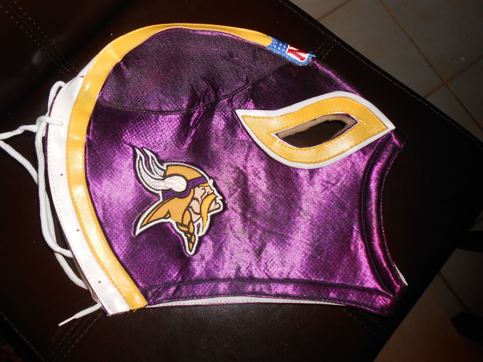 Picture 1 of 2