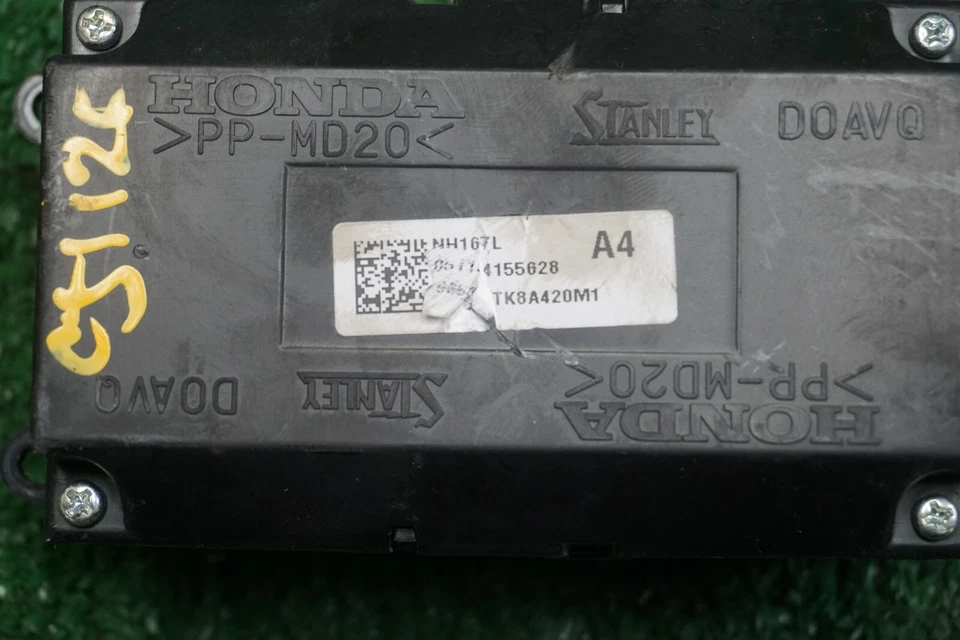 2012 HONDA CIVIC AC Control OEM 05174155628 - Image 3 of 3