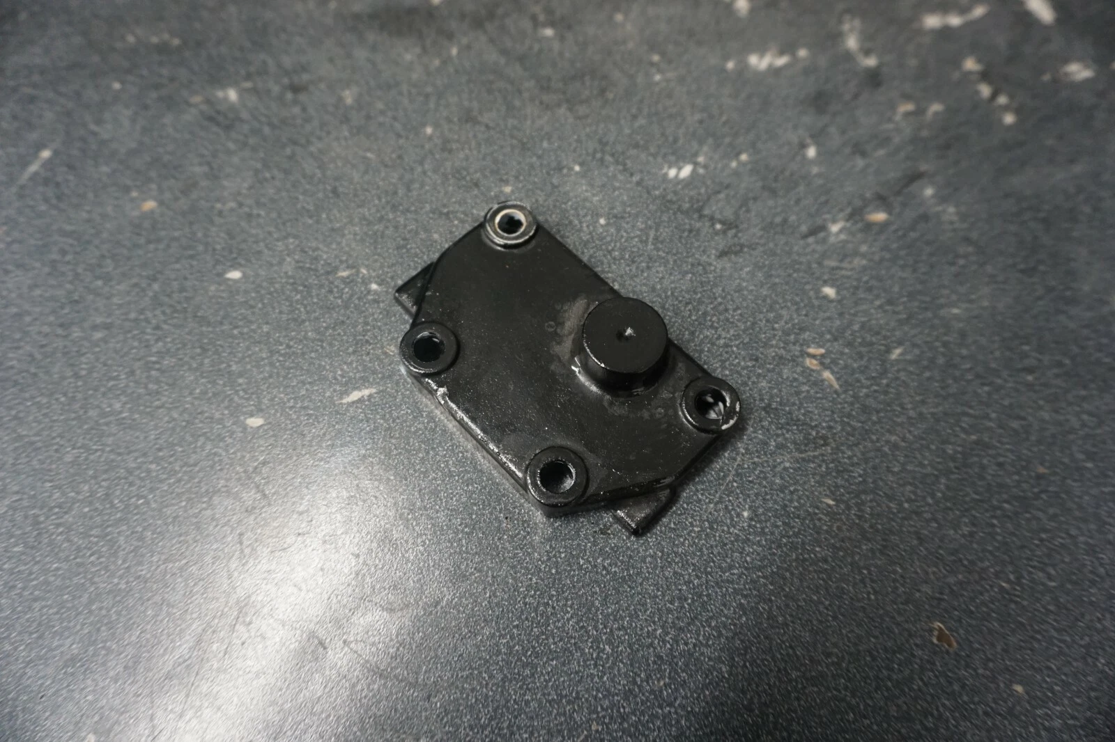 1998-2005 GP1300R WaveRunner Yamaha OEM Cylinder Power Valve Cover Plate