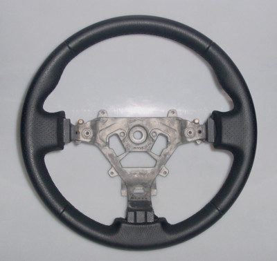NEU orig. Nissan Serena C25 Lederlenkrad / Sportlenkrad / steering wheel 