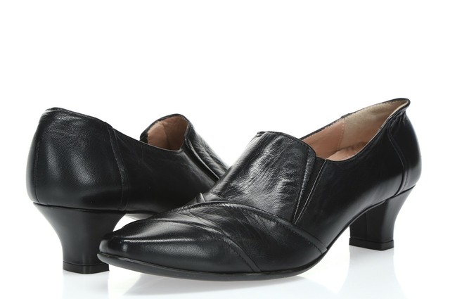 womens black dress pumps