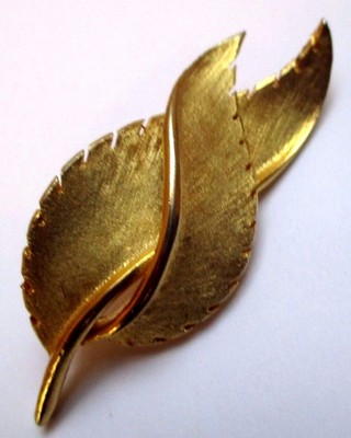 Jolie Broche En Plaqué Feuille - Bijou Occasion Vintage - Accessoire De Mode