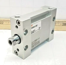 New SMC Compact Plate Pneumatic Cylinder 32mm X 35mm 0.7 MPa  MDUB32-35DZ