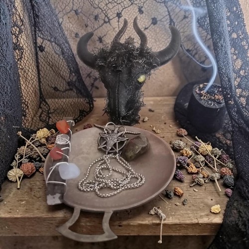 Lucifer Offering Altar Set, Vintage   (I'll cover any applicable USA tariff