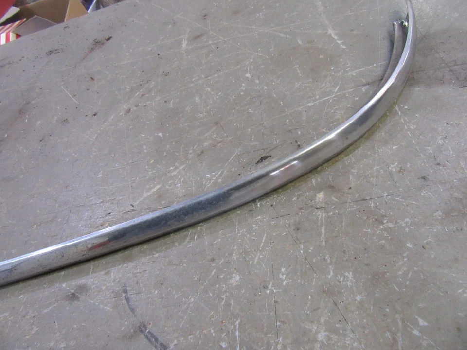 Ford Mainline Customline 1956 sedán ventana exterior trasera molduras superior Foto 4 de 4