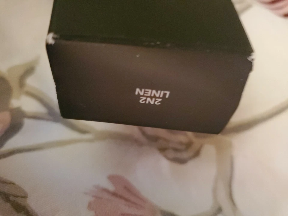 Laura Mercier Flawless Lumiere Radiance Perfecting Foundation - 2N2 Linen - Image 4 of 4