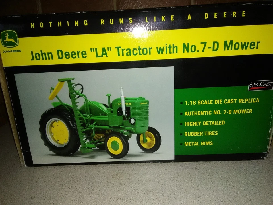 John Deere "LA" Tractor With No. 7-D Sickle Mower By SpecCast 1/16 Scale NOS - Image 3 of 3