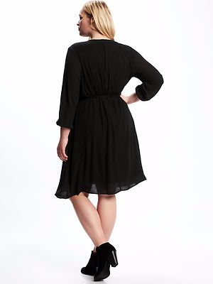 embroidered yoke shift dress Dolly Scallop Trim Shift Dress Small / Cream