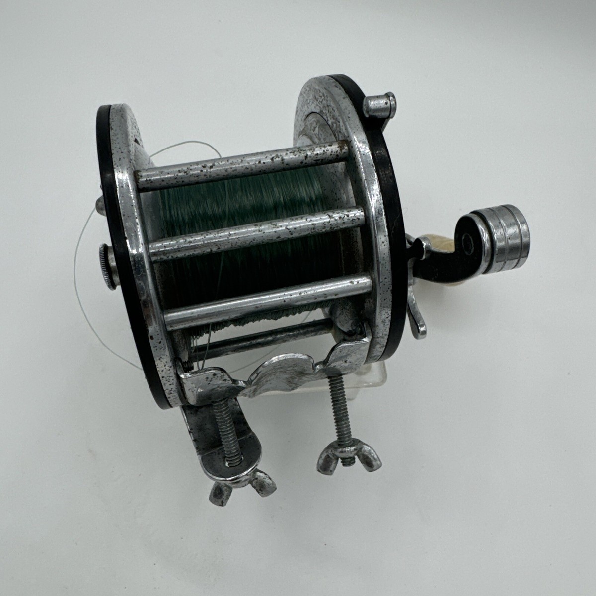Vintage Penn Long Beach 66 Vintage Fishing Reel White Handle
