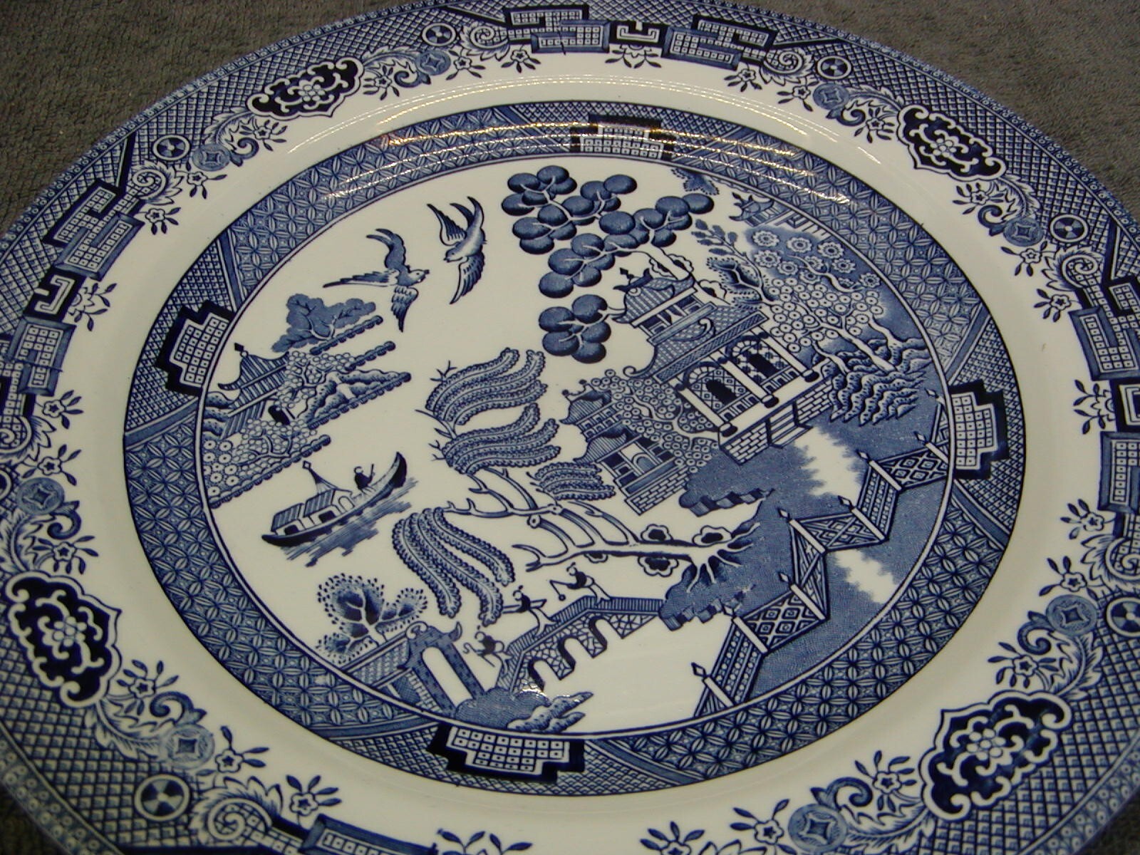 4 CHURCHILL BLUE WILLOW 10-3/8" DINNER PLATES ENGLAND