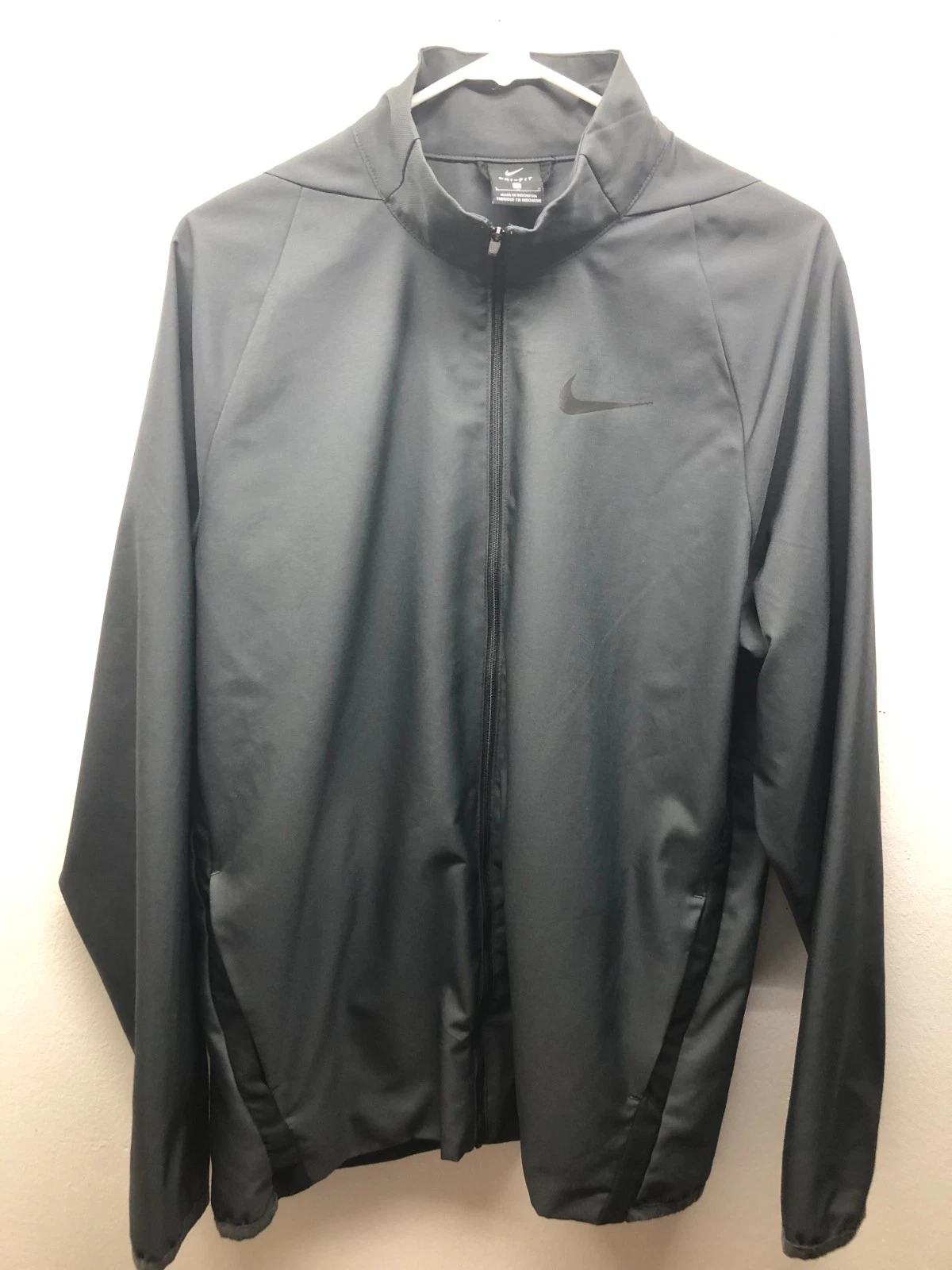 Nike Dri fit Large Gray zip up jacket