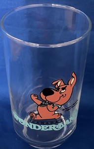 RARE Vintage HANNA BARBERA Canadas Wonderland Cartoon Dog Glass NOT PEPSI Rare