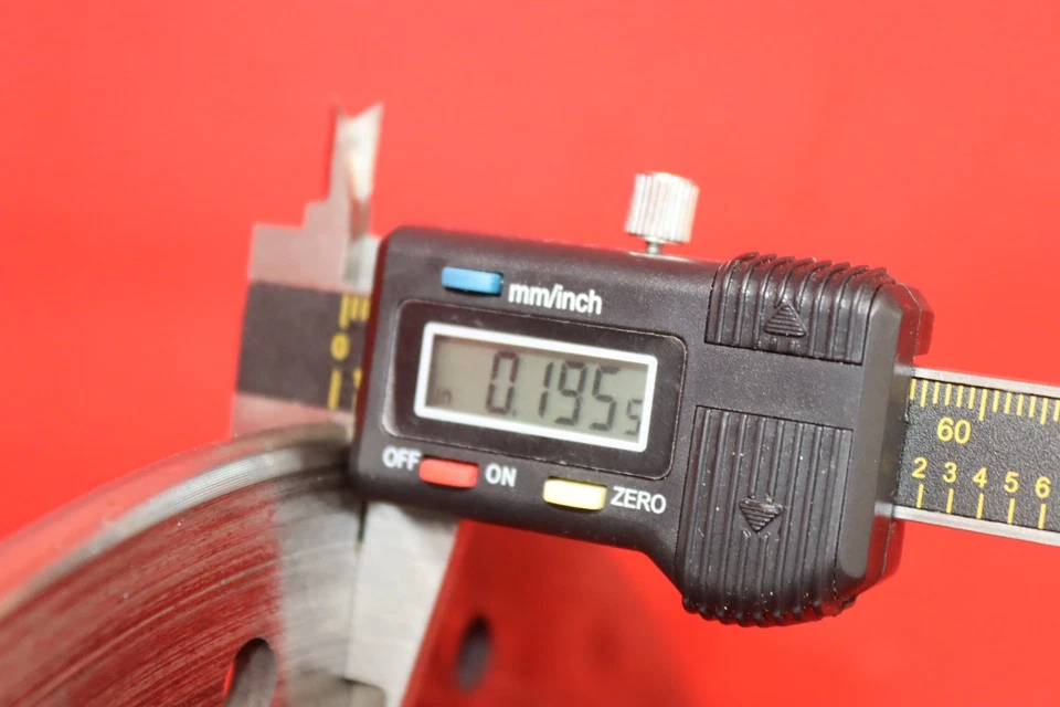 Harley-Davidson Sportster 1200 Custom XL1200C 2009 disco rotor freno delantero izquierdo Foto 2 de 4