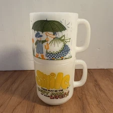 VTG “Smile” & “A Friend Is A Present To Give Yourself” Milk Glass Glad bake Cups
