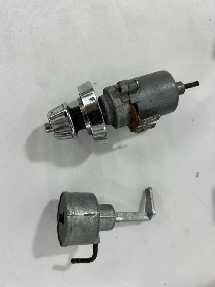 Chevrolet 1958 NOS botella lavadora parabrisas Chevy Impala Bel Air Biscayne Delray Foto 4 de 4