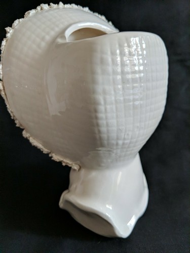 Vintage 1950’s Porcelain Blue Eyed Baby Head Vase 6"x4" White W/Yellow Roses - Picture 3 of 8
