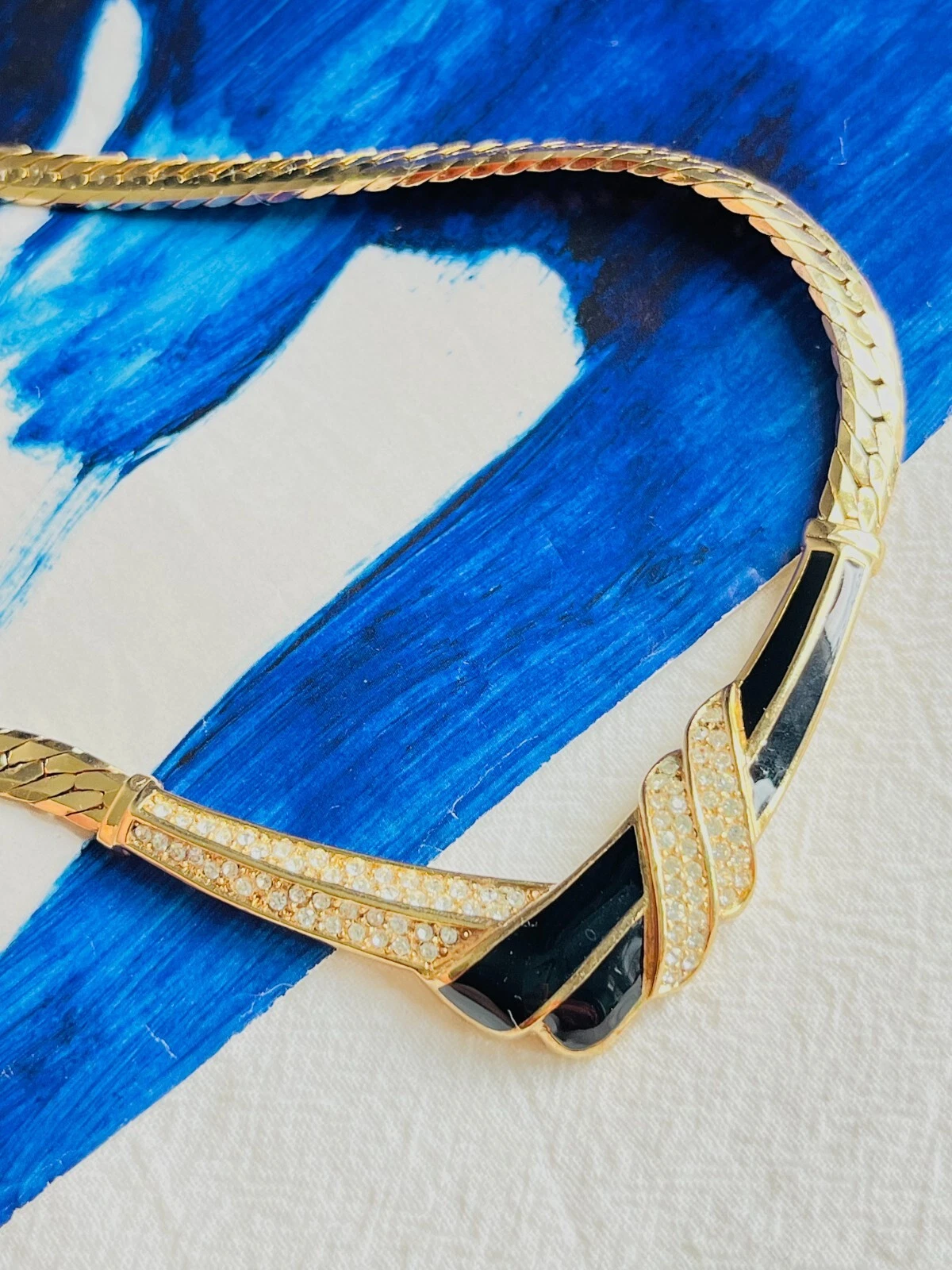 Collana triangolo nodo cravatta cristalli smalto nero Christian Dior vintage anni 70