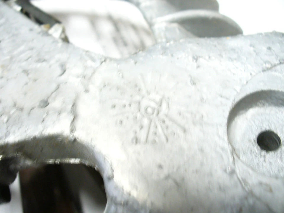 antigo anos 60 anos 70 Chrysler Plymouth Dodge alternador escudo corpo dianteiro nos#2094151 - Imagem 3 de 3