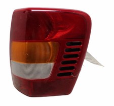 1999-2002 Jeep Grand Cherokee Passenger Right Rh Tail Light Thru Oem 1577569 1999-2002 Jeep Grand Cherokee Passenger Right Rh Tail Light Thru Oem 1577569