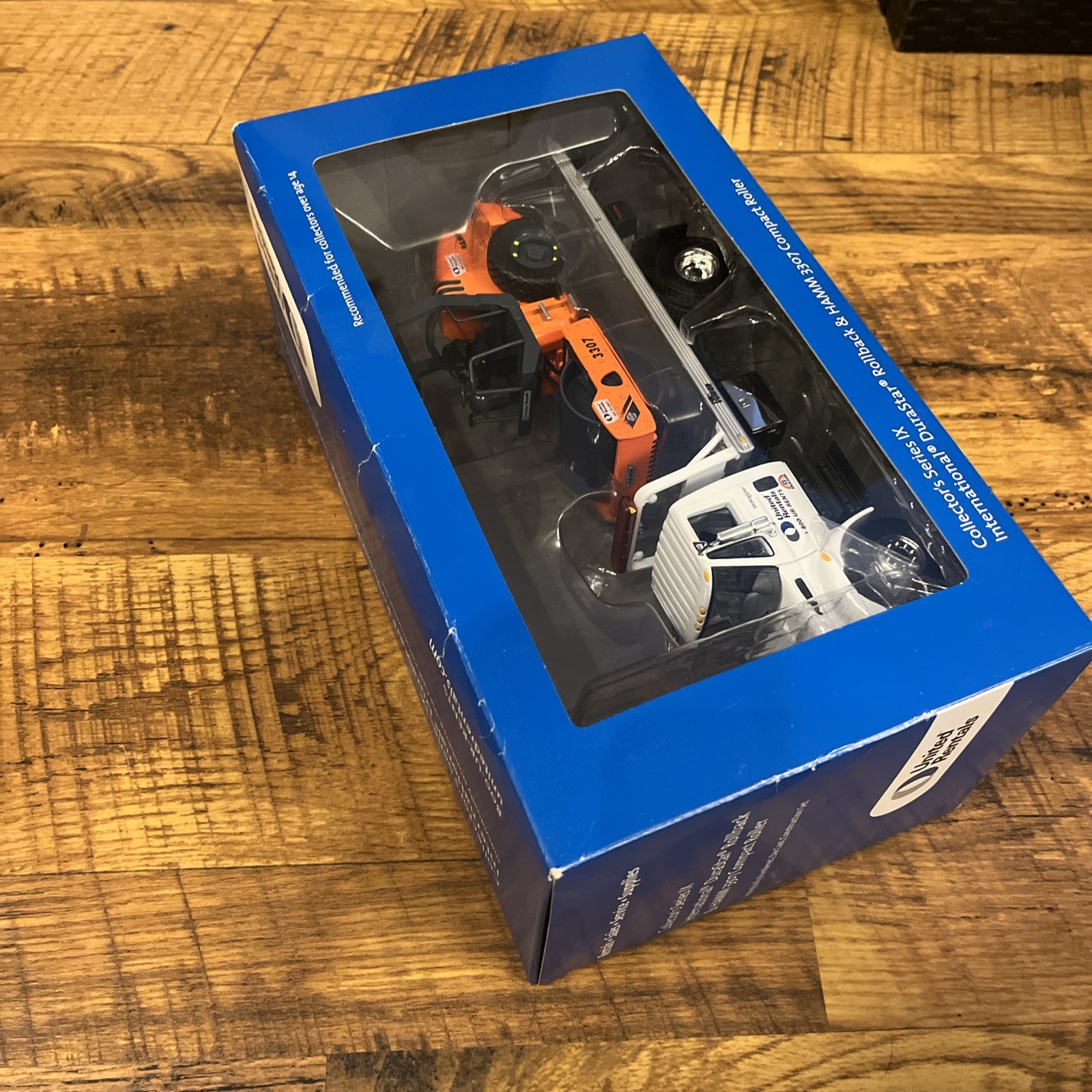 Collector's Series IX International Rollback & HAMM 3307 Compact Roller NIB