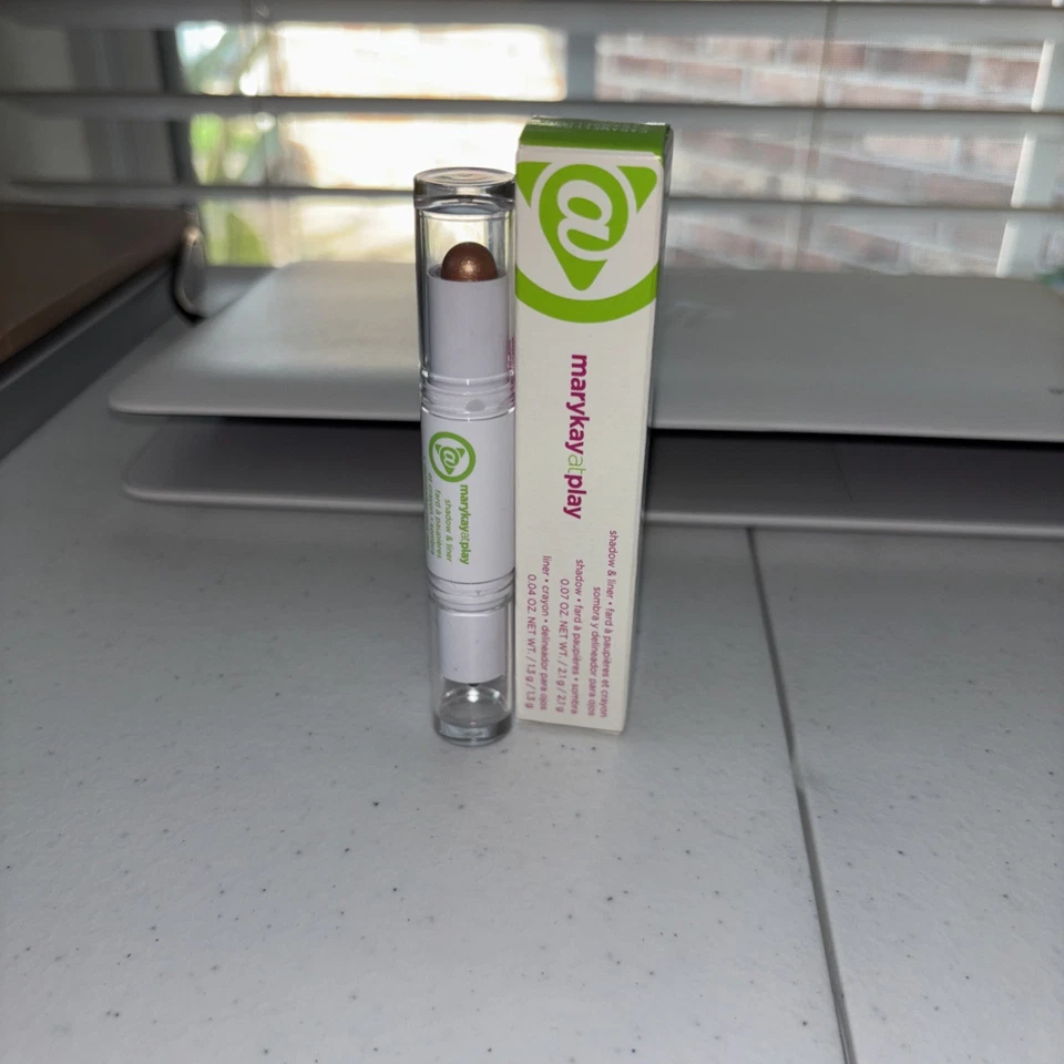 Mary Kay At Play Eye Shadow & Liner Mint To Be #084188 - Image 2 of 4