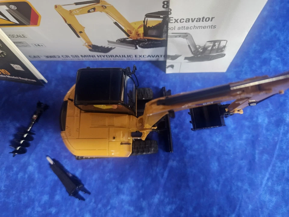 Caterpillar | 1:32 | CAT 308E2 CR SB Mini Hydraulic Excavator | # CAT85239 - Image 3 of 4