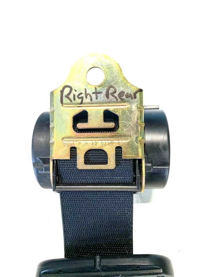 Оригинальный правый задний натяжитель ремня безопасности Mercedes W208 CLK320 CLK430 1998-2002 годов выпуска - Изображение 3 из 4