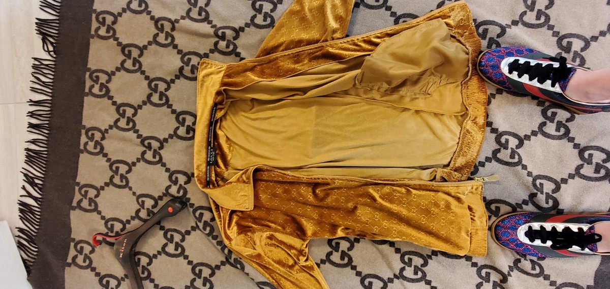 Gucci men/women Gold Sz XL Lounge/workout/Chill/Casual zipup Gucci men/women Gold Sz XL Lounge/workout/Chill/Casual zipup