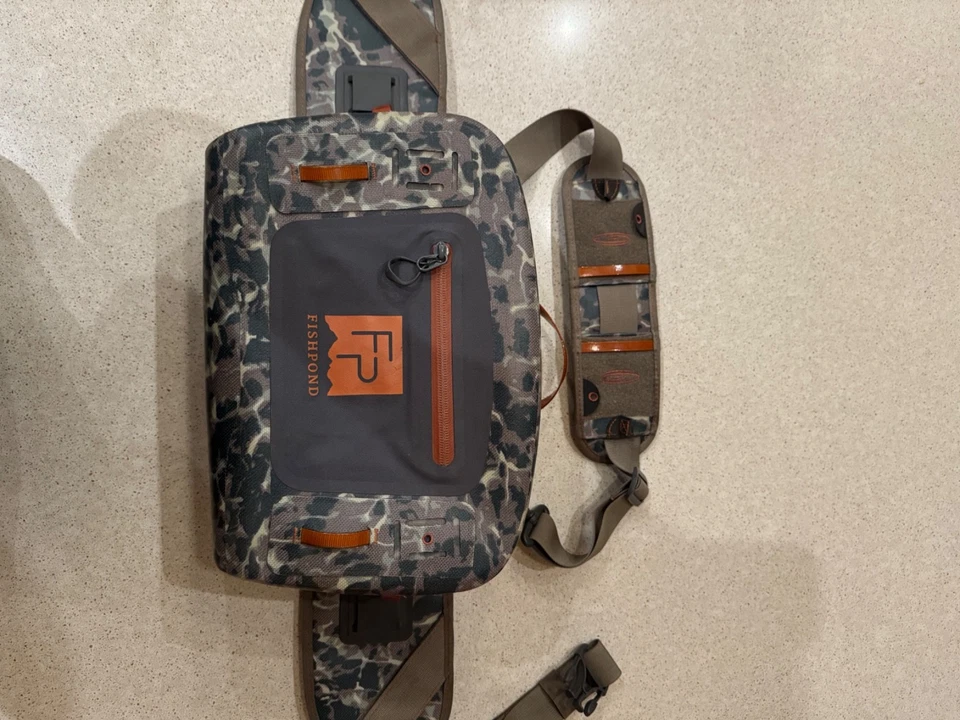 Paquete Lumbar Fishpond Thunderhead con Accesorios Foto 2 de 4