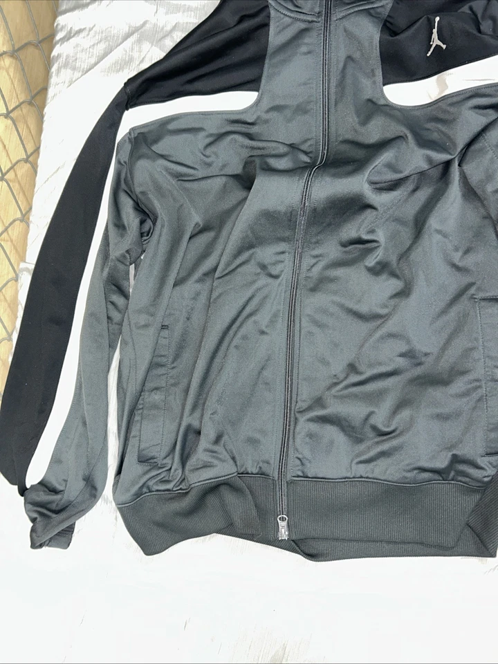 Air Jordan Men's Track Suit Jacket Sz XXL, Full Zip, Grey Vtg - Image 2 of 4